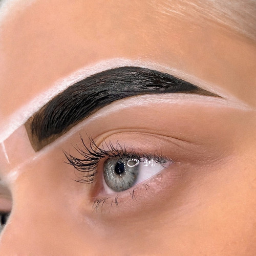 How to dye your eyebrows at home